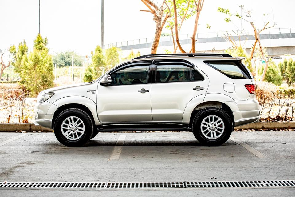 TOYOTA FORTUNER 2.7 V 4WD ปี 2005 เกียร์ออโต้ 7