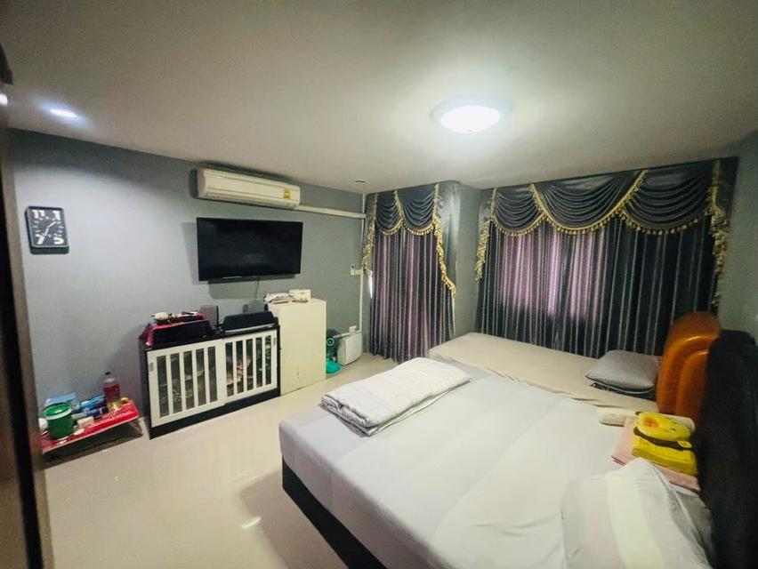 ขายอาคาร4 ชั้น ทำเลทอง หันหน้าตรงกับโลตัส โดดเด่น จุดสายตา เหมาะกับทำกิจการค้าขาย ต่อด้านหลังเพิ่มอีก2ชั้น 6