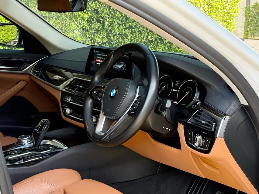 2020 BMW 530e G30 รถมือเดียวออกป้ายแดง รถวิ่งน้อย เข้าศูนย์ตามระยะ รถไม่เคยมีอุบัติเหตุครับ 10