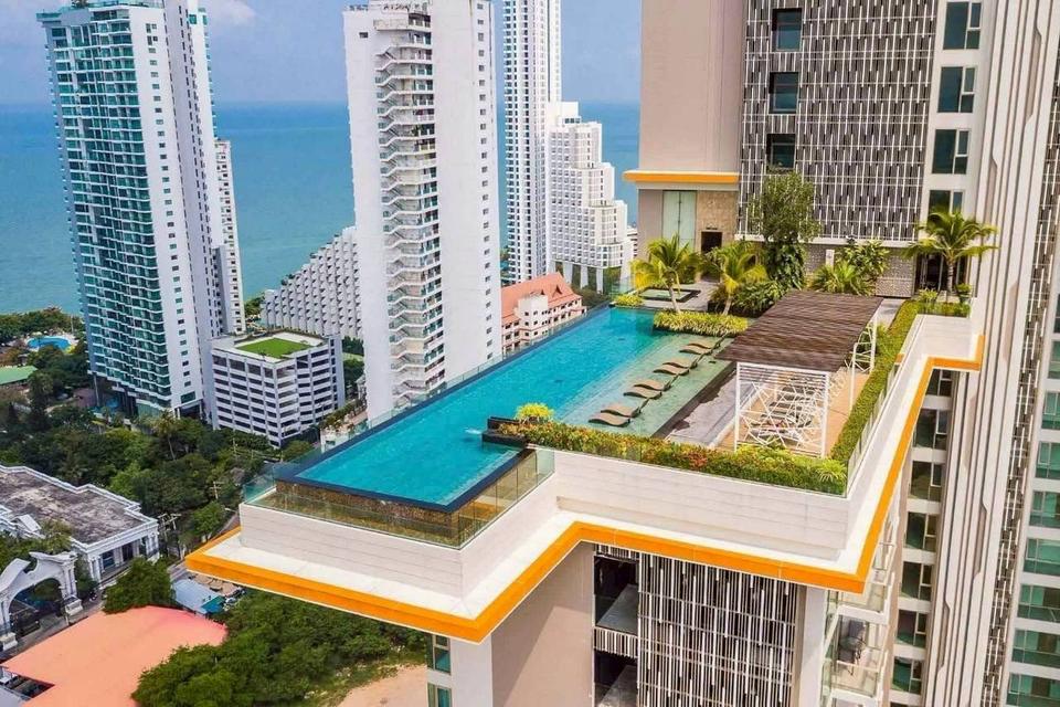 Beachfront Riviera Wongamat Pattaya 3.25 million 2