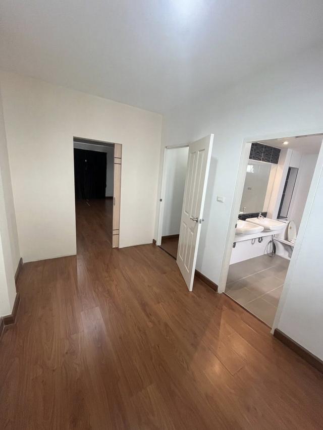 🏢✨ ให้เช่าด่วน! ทาวน์โฮม 3 ชั้น Trio ร่มเกล้า 197 ตร.ม. 2 นอน 3 น้ำ ธุรกิจ/อยู่อาศัยได้ 🔑 22,000 บาท/เดือน 10