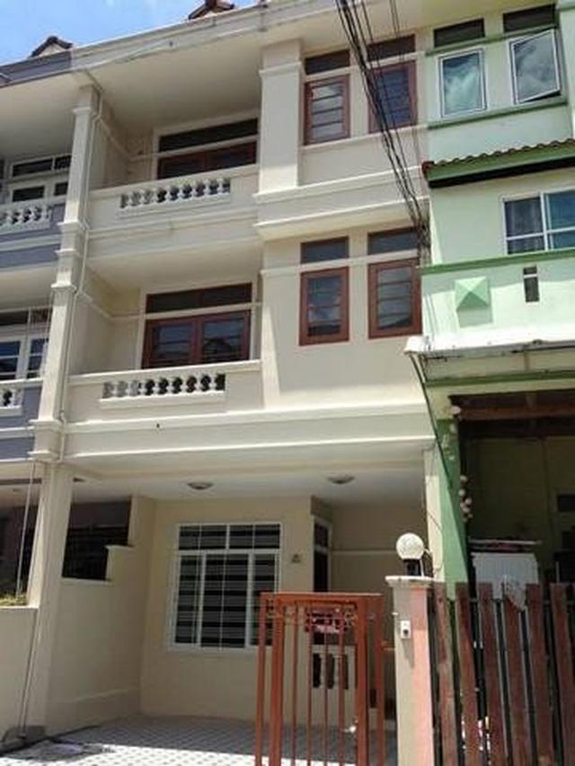 รูป ให้เช่าทาวน์โฮม3ชั้นซอยลาดพร้าว48ใกล้MRTสุทธิสาร