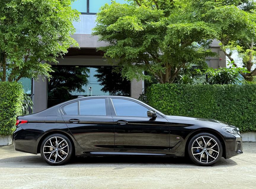 2022 BMW 530e MSPORT LCI รถมือเดียวออกป้ายแดง รถวิ่งน้อย เข้าศูนย์ทุกระยะ ไม่เคยมีอุบัติเหตุครับ