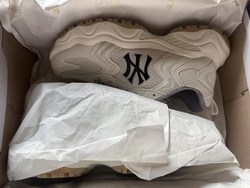 ￼MLB รองเท้าผ้าใบ ยูนิเซ็กส์ Cargo Chunky Sd (Suede) รุ่น 3ASHC055N 50IVS สีขาวงาช้าง รูปที่ 1