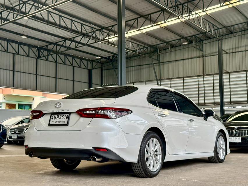 2023 Toyota Camry 2.5 sport เบนซิน ไมล์ 10,000 km.  3