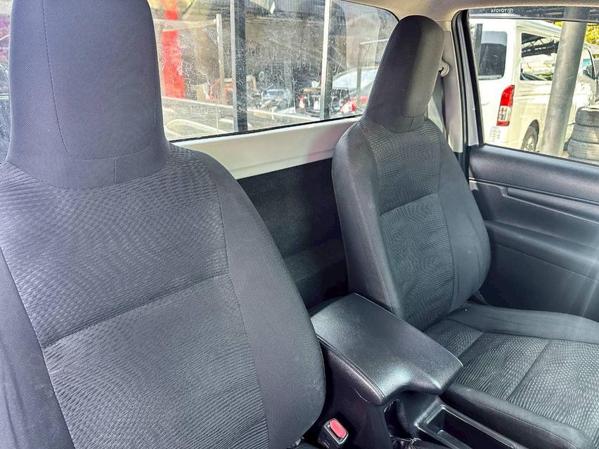 ขายรถ Toyota Hilux Revo 2.4 Single Cab J Pickup ปี 2019 สีเทา เกียร์ออโต้ รูปที่ 10