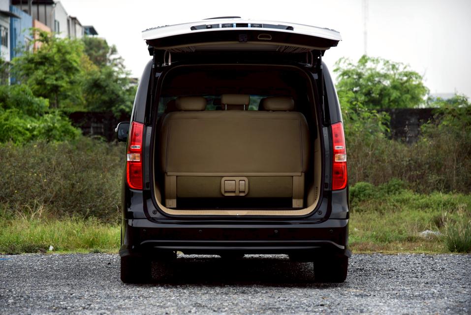 รหัสรถ CBL8359 Hyundai H-1 2.5 Deluxe AT 2018
