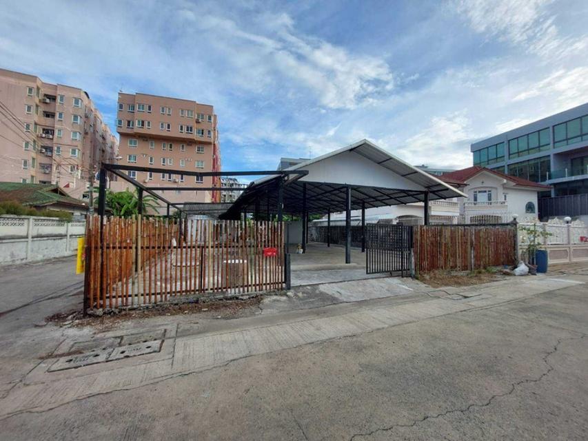 ให้เช่า ที่ดินหัวมุม 109 ตร.วา พร้อมโครงเหล็ก หลังคา ห้องน้ำ ซอย 20 มิถุนา ใกล้ MRT สุทธิสาร ทำเลทองโซนชุมชน 1