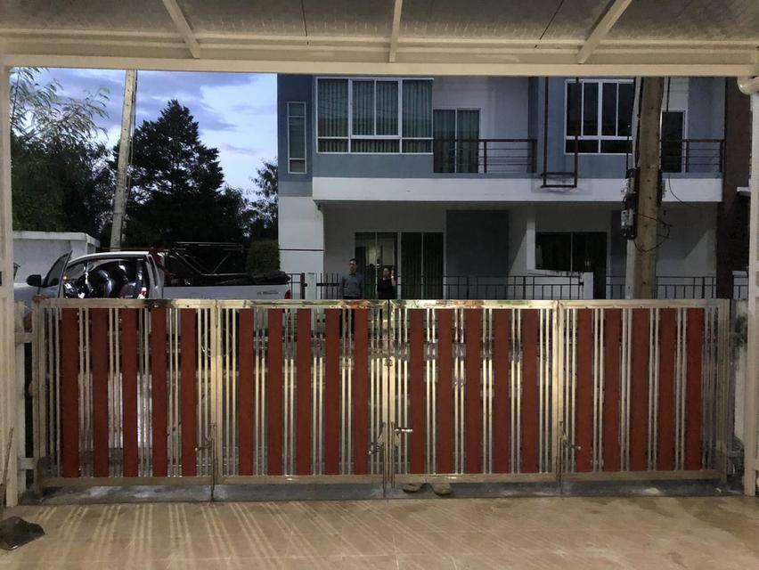 ช่างรางน้ำฝน กันสาด ปล่องควันดุสิต  โทร  0807961999  ไอดีไลน์  0807961999 11