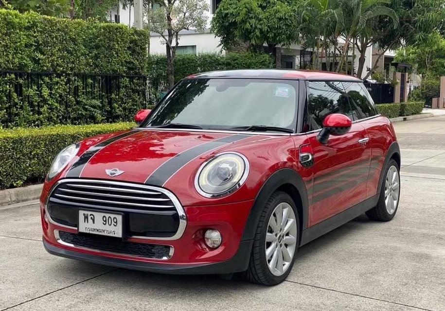 Mini Cooper Hatch F56  สีแดง ปี 2015 เจ้าของใช้เอง