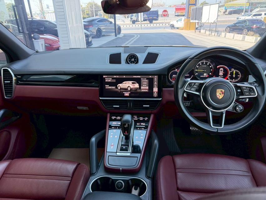 รหัสรถ KPV53 2021 Porsche Cayenne E-Hybrid SUV สีดำ ภายในแดง รูปที่ 8