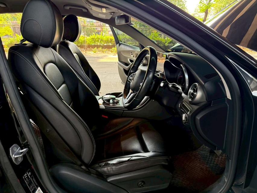 Mercedes-Benz  C220d W205 AT ปี 2019 รถมือสอง ขายถูก 14