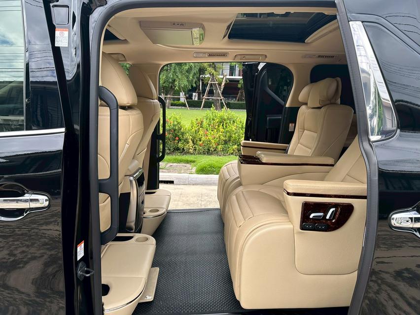 TOYOTA VELLFIRE 2.5 HYBRID E-FOUR ปี2019รถบ้าน ไม่เคยชน