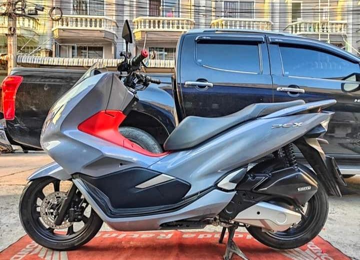 Pcx สีเทาาา 2