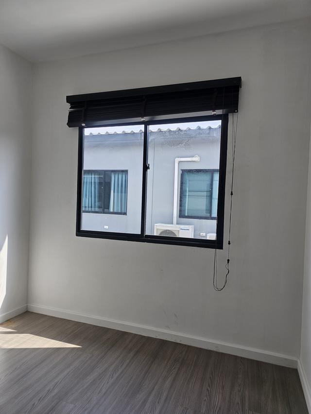 ทาวน์โฮม 2 ชั้น 3 ห้องนอน 2 ห้องน้ำ 5