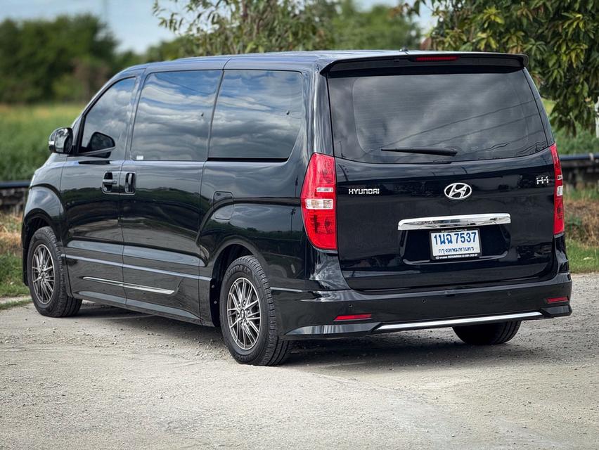 Hyundai H1 2.4Elite ปี24 7