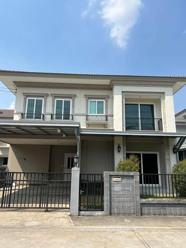 ให้เช่าบ้านเดี่ยวใกล้โทรย์เวย์เพียง 2 นาที ใกล้ ฟิวเจอร์พาครังสิต ,เทสโก้ โลตัส บ้านน้ำไม่ท่วมหมู่บ้านแกรนดิโอ้ วิภาวดีร 8