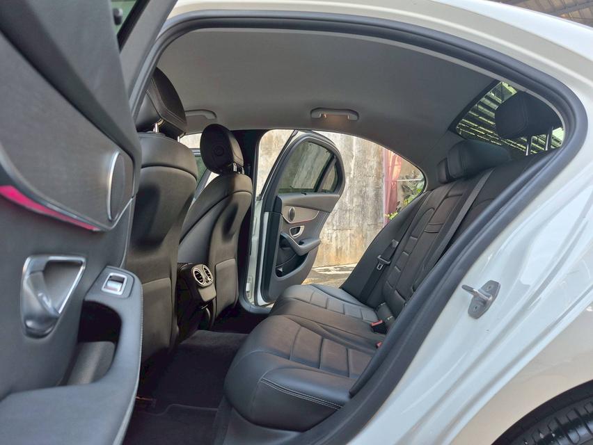 Mercedes Benz c220d ปี2019 15