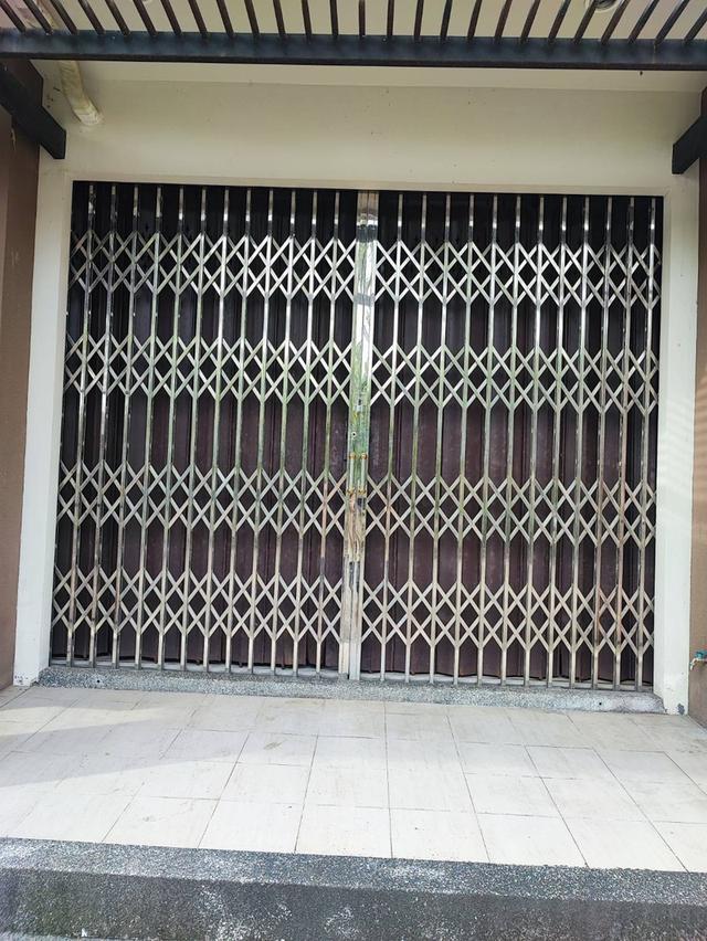 อาคารพาณิชย์ 2 ชั้น พร้อมผู้เช่า อยู่ในโครงการติดถนนเพชรเกษม 9