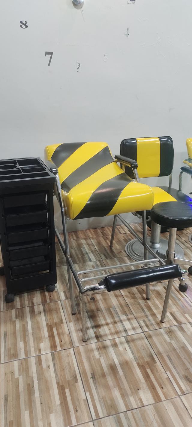 เตียงสระพร้อมเก้าอี้ไฟหมุน