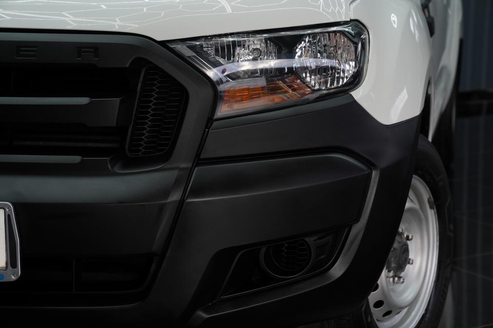 FORD RANGER Standard Cab 2.2 XL MT ปี 2021 สี ขาว 6