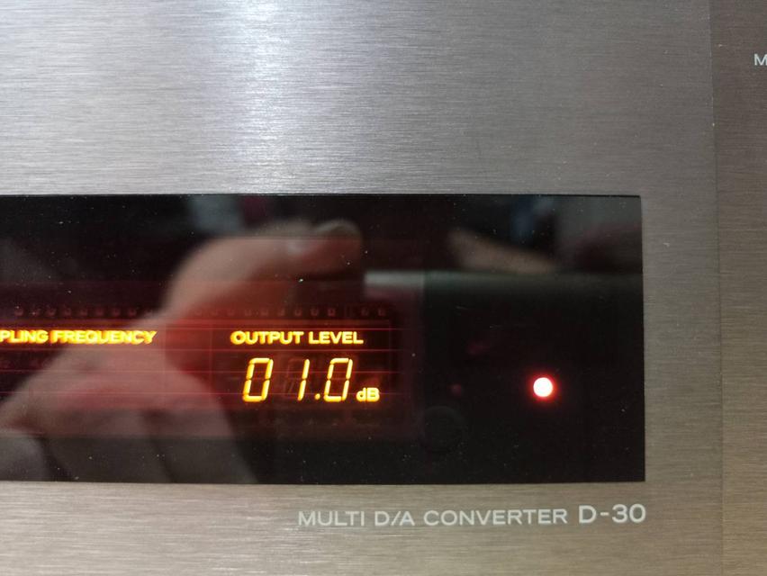 ขาย DAC ไฮเอ็นด์รุ่นใหญ่ ESOTERIC D-30 9