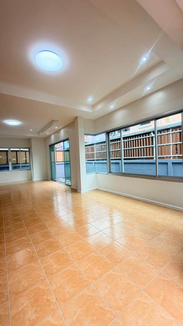 ✨🏠 บ้านเดี่ยว 3 นอน คลองสามวา รีโนเวทใหม่สวย พื้นที่ใช้สอย 150 ตรม. ลด 300,000 บาท! 🏠✨ 13