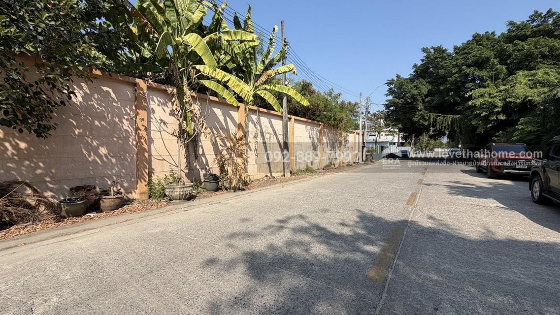 ขายที่ดิน ถนนหทัยราษฎร์ ซอยโรงเรียนโชคชัยหทัยราษฎร์ พื้นที่ 784 ตรว. ขาย 39,500 บาท/ตรว. แปลงสวย ใกล้ตลาดหทัยมิตร 4