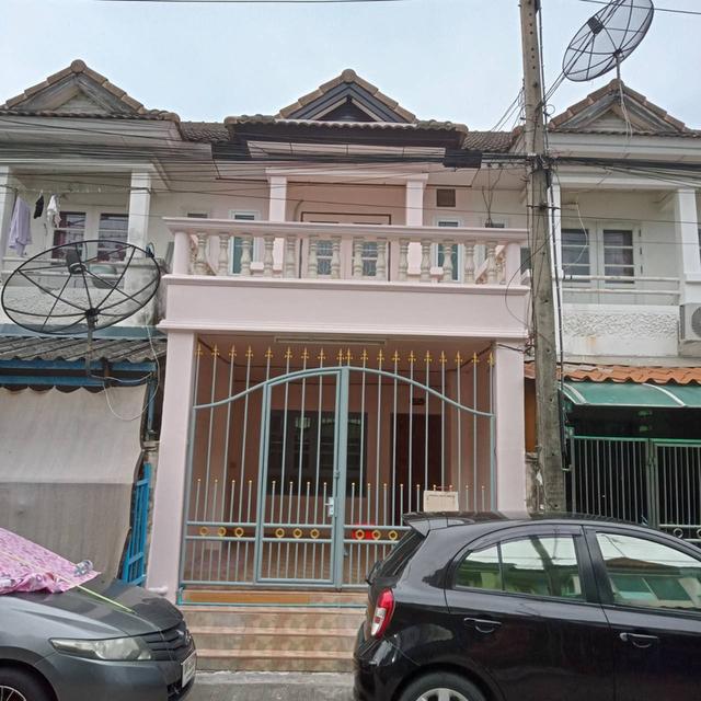 ขายทาวน์เฮ้าส์ 2 ชั้น 16 ตารางวา หมู่บ้านพุทธชาด ถ.เศรษฐกิจ 1 ต.ท่าไม้  อ.กระทุ่มแบน จ.สมุทรสาคร 1
