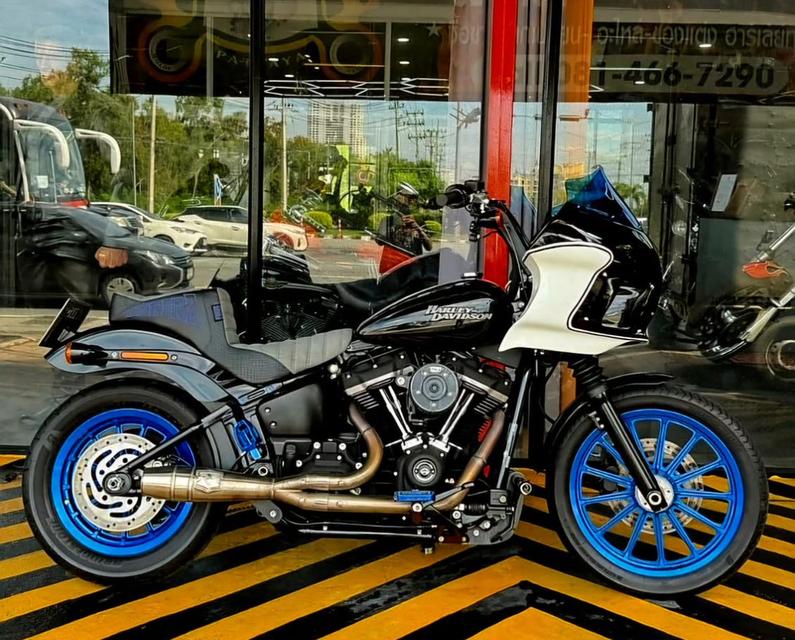 Harley Davidson Street Bob พร้อมขายรถสุดฮิต