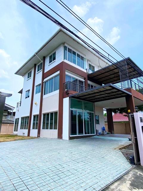 ให้เช่าคฤหาสน์ เดี่ยว 5นอน 3 ชั้น 102ตร.ว. พหล ประเสริฐมนูกิจ 1-11 จอดรถ 6คัน ม.เกษตร ลาดปลาเค้า 402ตร.ม. สุกี้ตี๋น้อย เ 1