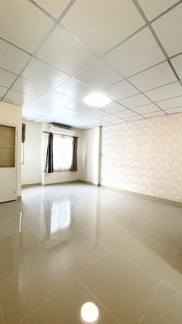 บ้านลัลลี่วิลล์ ประชาอุทิศ 72 8
