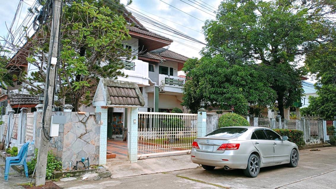 ขาย บ้านเดี่ยว หมู่บ้านปรีชา พุทธมณฑลสาย4 จำนวน 2 ชั้น ขนาดเนื้อที่ดิน  90 ตารางวา พื้นที่ใช้สอย 250 ตารางเมตร  1