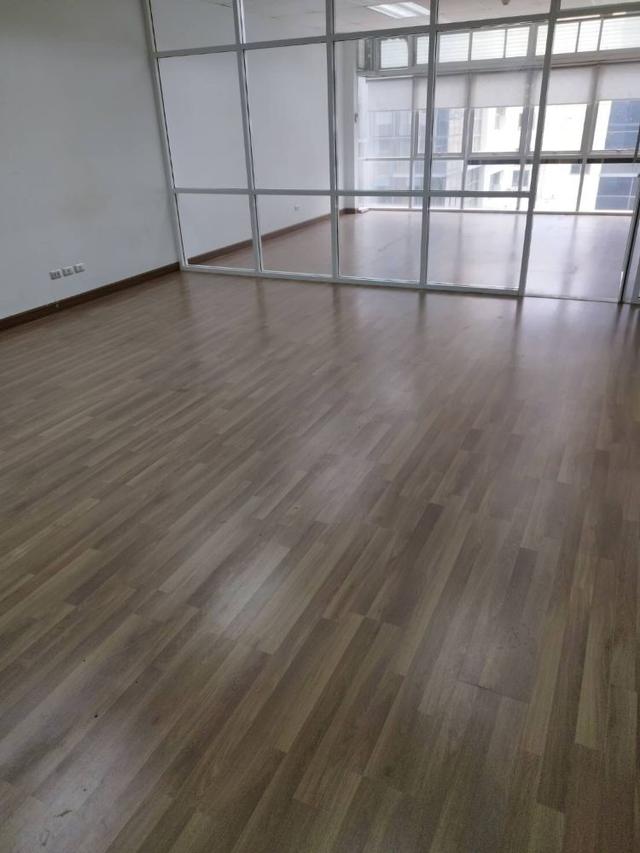 ขายอาคารสำนักงาน 5 ชั้น ซ.รัชดาภิเษก18 ใจกลางเมือง เดินทางสะดวก ใกล้สถานีรถไฟฟ้าสุทธิสาร 10