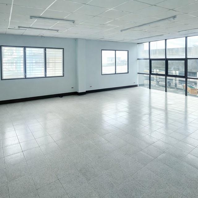 BTS สำโรง 200 ม. อาคารพาณิชย์ให้เช่า 6 ชั้น รีโนเวทใหม่ ฟังก์ชันครบ 5 นอน 5 น้ำ ใกล้ตลาดสำโรง พื้นที่ใช้สอย 22 ตร.ว. 365 4