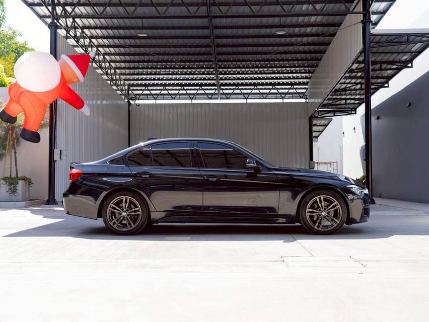 BMW 330e Sport ปีจด 2018 เจ้าของเดียว รถสวยไม่มีอุบัติเหตุ ยางปี 2025