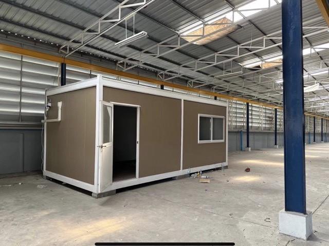 ให้เช่าโกดังคลังสินค้าใหญ่ พื้นที่โกดังประมาณ 1900 ตร.ม. พร้อมลานขนส่งและจอดรถด้านหน้า ซอยเทพารักษ์ 82 สมุทรปราการ ทำเลดีใกล้ BTS ศรีเทพา 5