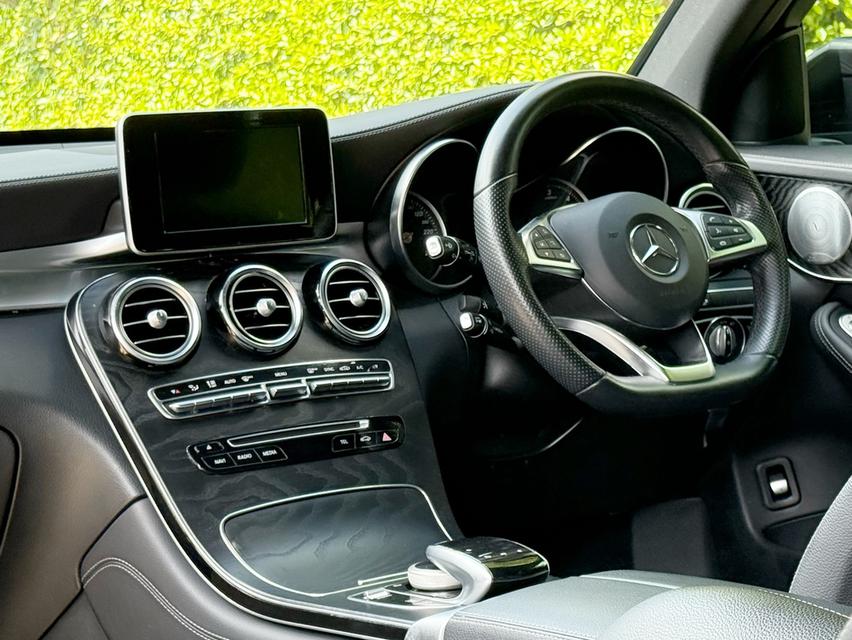 2019 BENZ GLC 250D AMG รถมือเดียวออกป้ายแดง รถวิ่งน้อย ประวัติศูนย์ครบ ไม่เคยมีอุบัติเหตุครับ 12