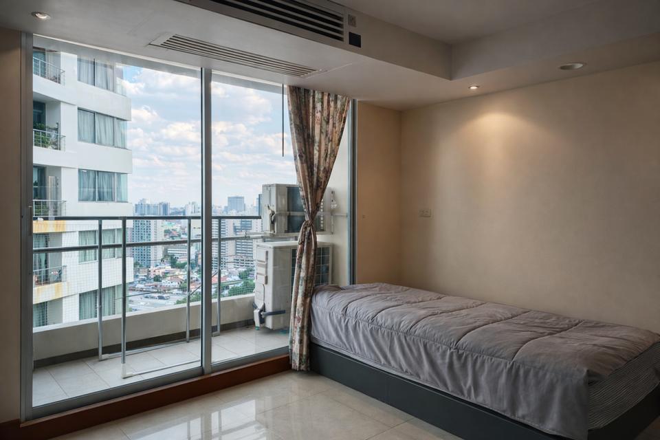 ขายคอนโด 2 ห้องนอน ทำเลดี ใกล้รถไฟฟ้า BTS & ใกล้ The Central 7