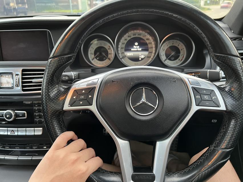 Benz E200 Coupe AMG ( Facelift ) ปี 2013 สภาพดี สีพิเศษ 13