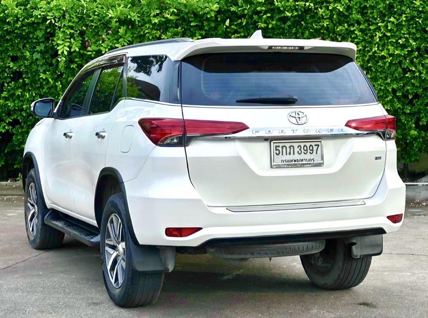 TOYOTA FORTUNER 2.4 V 2WD ปี 2016 8