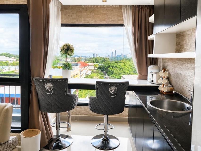 For Rent — Top-Floor Corner Condo at The Blue Residence, PattayaBeautiful corner condo for rent at The Blue Residence, Pattaya. Top-floor unit 2