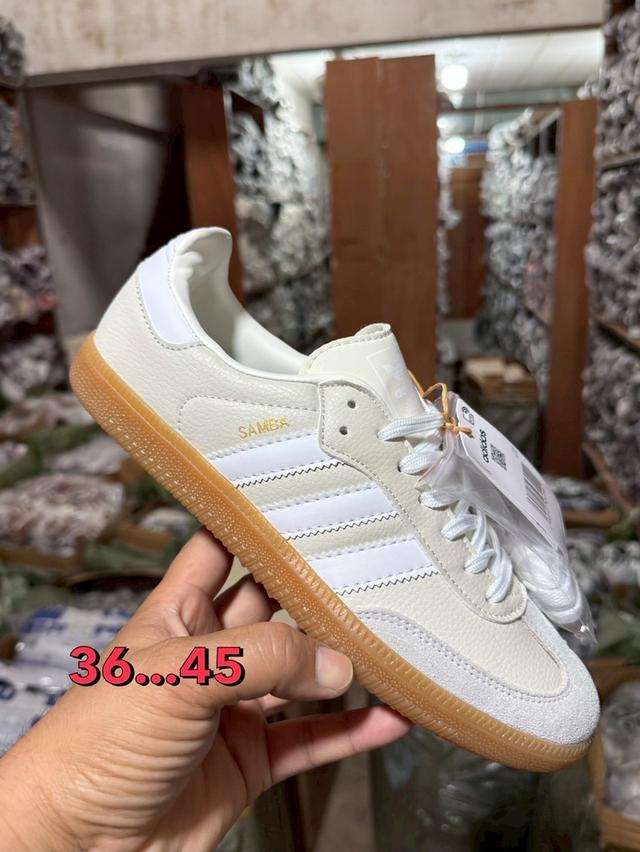 รองเท้า adidastopmirror 7