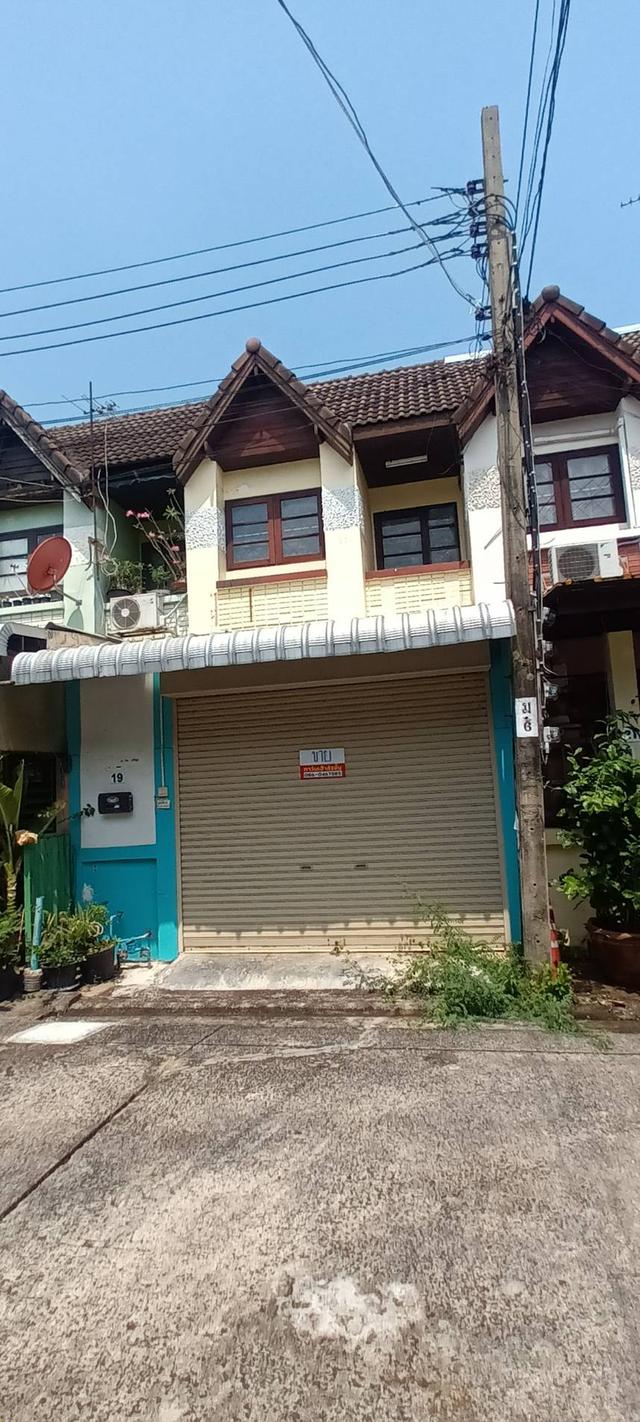 ทาวน์เฮ้าส์ 2ชั้นพร้อมที่ดิน 8