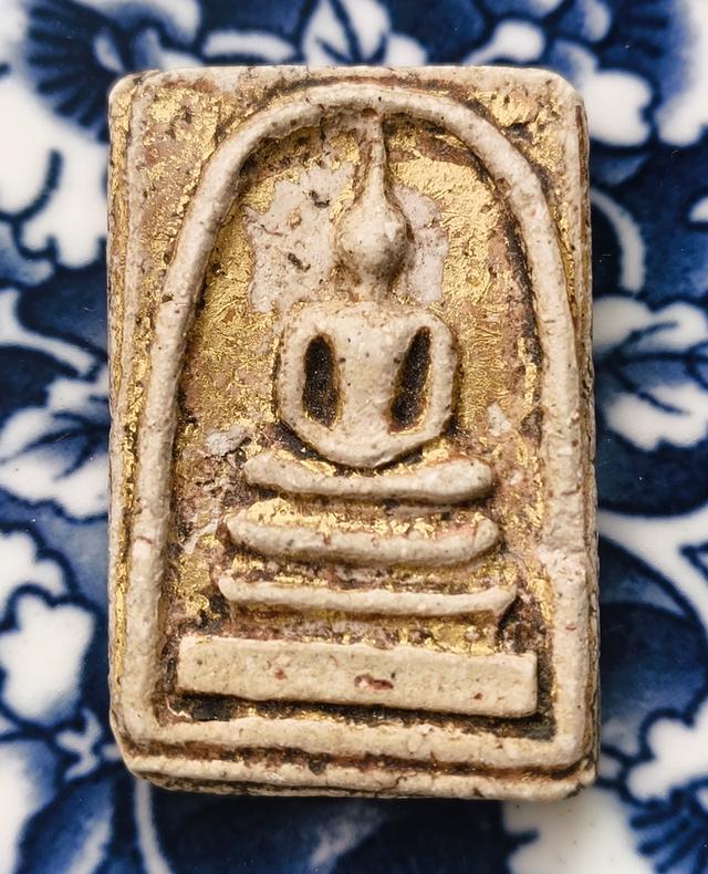 พระสมเด็จวัดระฆังพิมพ์สวยค่ะ