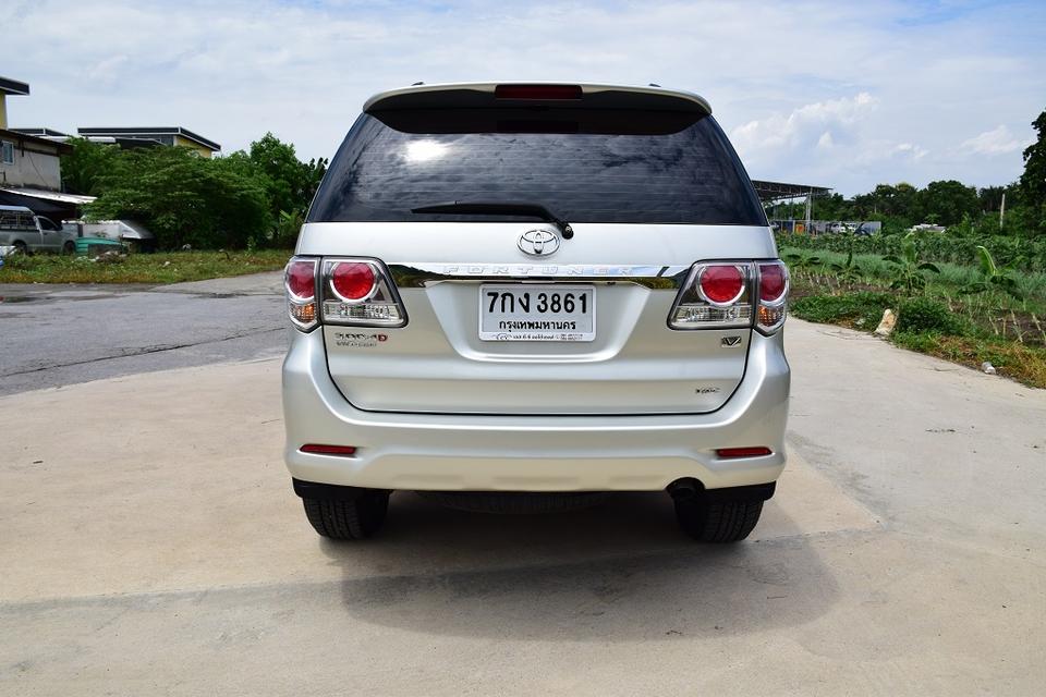 รถครอบครัว SUV ฟรีดาวน์ TOYOTA FORTURNER 3.0V คอมมอลเรลดีเซล VN-TURBO ออโต้เบาะหนังไฟฟ้า แอร์จอ แอร์หลังคา แม็กสวยยางใหม่ จอทัสกรีนโทร095740122ไลUTBP รูปที่ 18