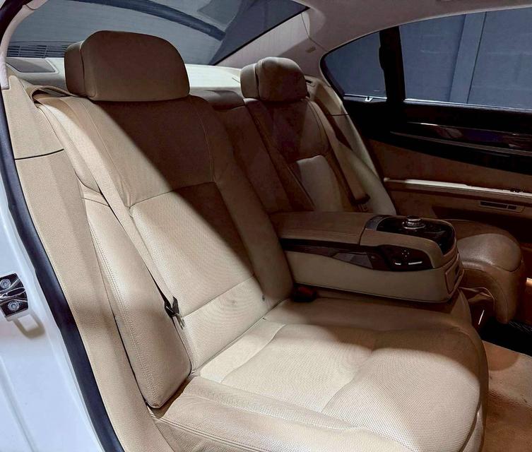 BMW 740Li (F02) ปี 2009 รูปที่ 15
