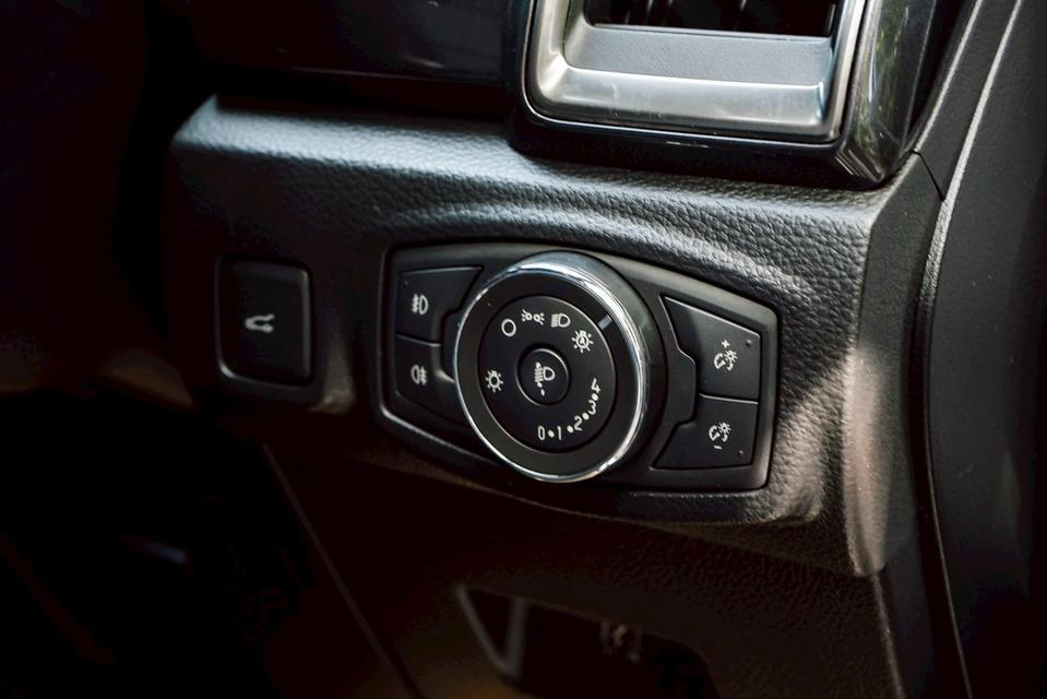 FORD EVEREST 2.0 Titanium+ 2WD AT 2022 รูปที่ 17