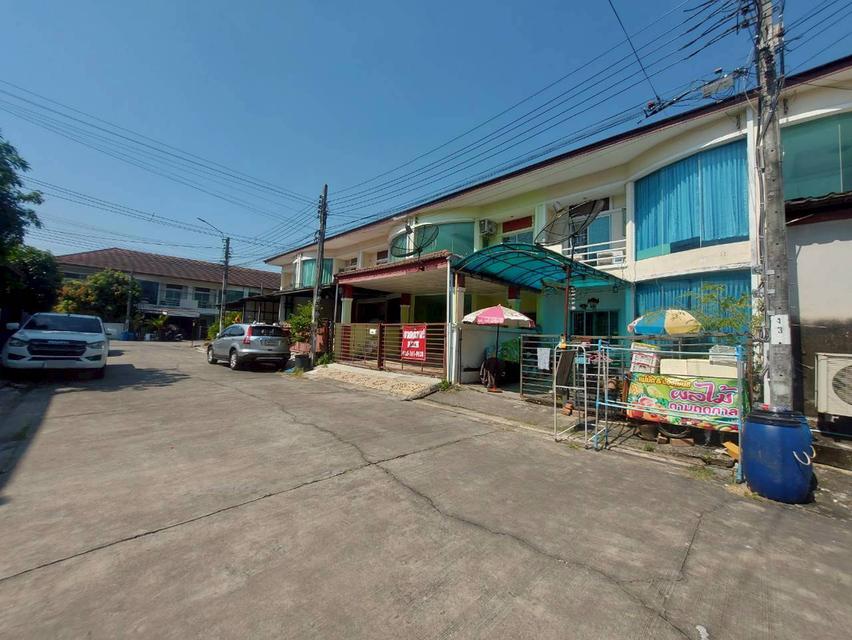 ขายบ้านทาวน์เฮ้าส์ 2 ชั้น หมู่บ้านราชพฤกษ์ ถนนฉลองกรุง 3