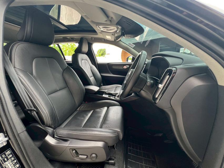 ปี 2021 VOLVO XC40 Recharge T5 Inscriptionโฉม ปี18-ปัจจุบัน (จดทะเบียน2022)สีดำ ตัวท็อป 8